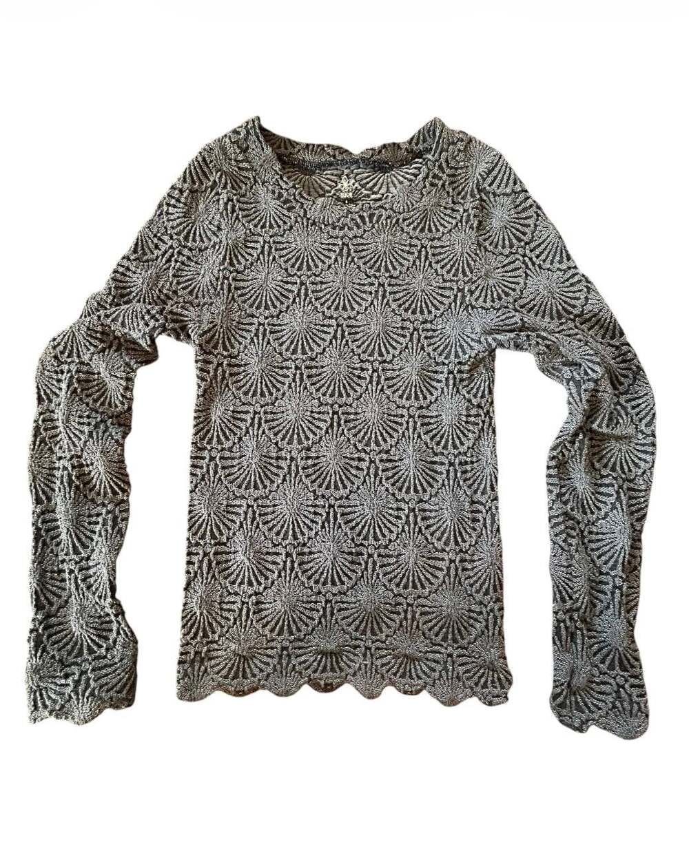 Aura Long Sleeve Textured Fan Pattern Scoop Neck Top Size S